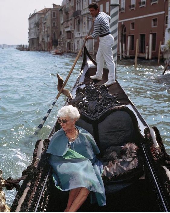 POWERVROUWEN IN DE KUNST